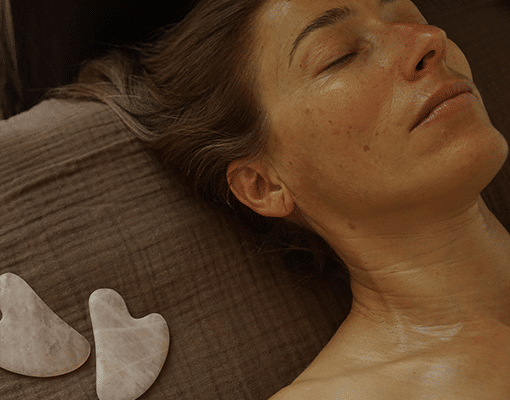 Stretching visage, massage tonifiant